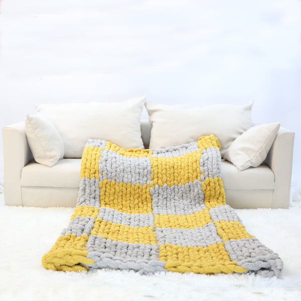 SUPER COZY HESAEN CHUNKY YARN BLANKET (BLOCK PATTERN)