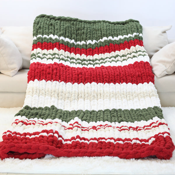 SUPER COZY HESAEN CHUNKY YARN BLANKET (CHRISTMAS PATTERN)