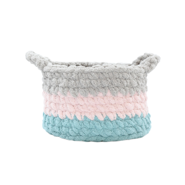 SUPER COZY HESAEN CHUNKY YARN HOME DECOR (BASKET)
